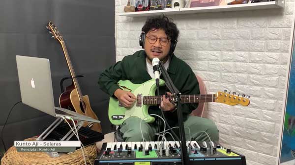 Pertunjukan musik oleh Kuntoaji