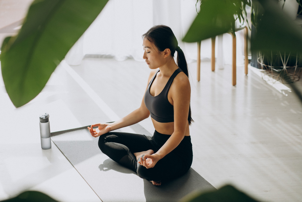Rutin melakukan meditasi dapat melatih kita untuk fokus