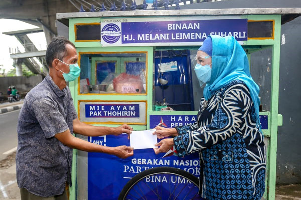 Pemberian bantuan modal kerja bagi UKM binaan Melani