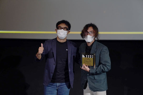 Koji Sekiguchi bersama cast film marry me  (pemenang kompetisi World of Film tingakt lokal dan regional kategori umum)